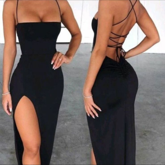 Robe noir fendue à dos ouvert