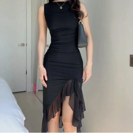 Robe mi-longue noire à volants