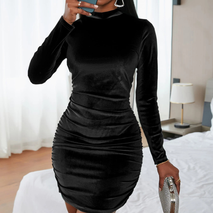 Robe moulante en velours à col montant froncé